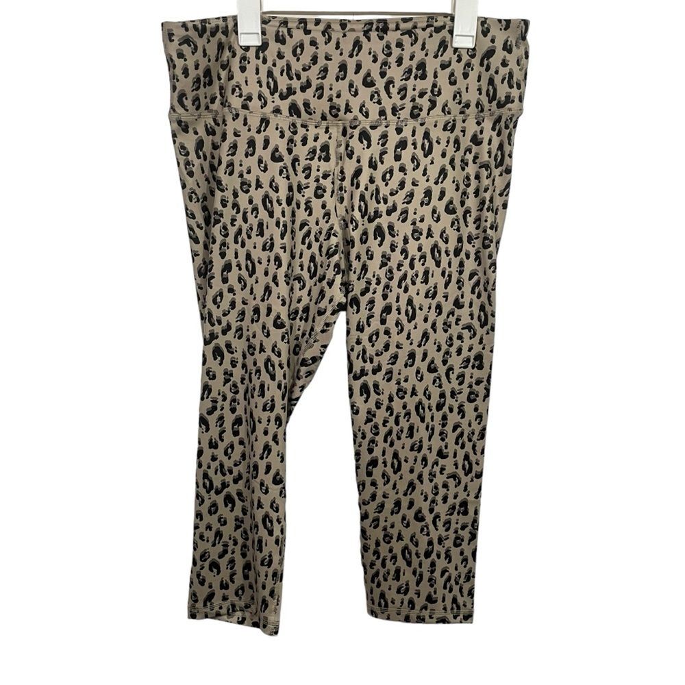 NWOT Old Navy Elevate Leopard Print Cropped Athletic Leggings